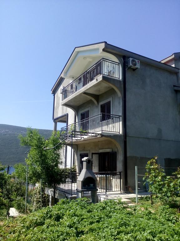 Jedro Apartmani Херцег Нови Екстериор снимка